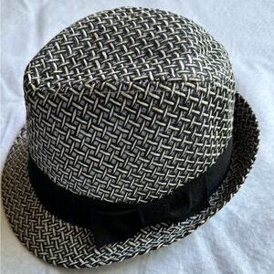 Brand new never wornBlack/ white fedora for the stylish woman !